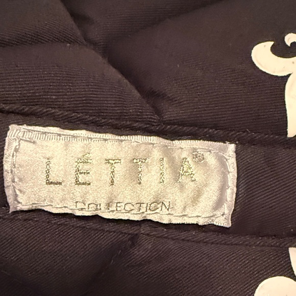 Lettia Collection Black and White Fleur-de-Lis English Saddle Pad 🐴 - Picture 6 of 6